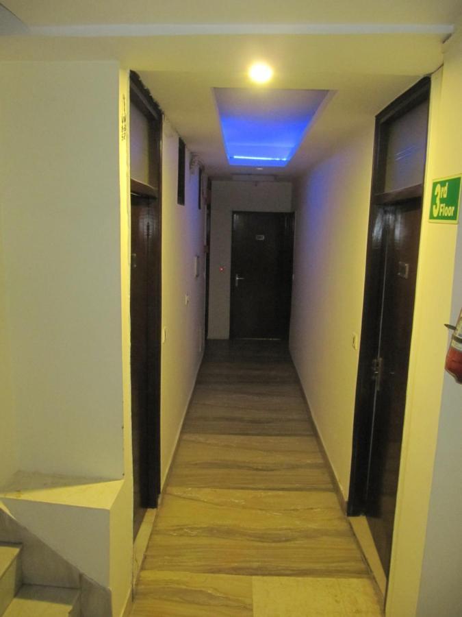 Hotel Arjun Yeni Delhi Dış mekan fotoğraf