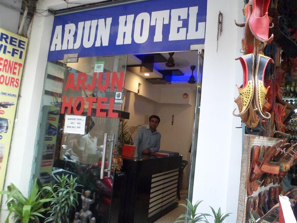 Hotel Arjun Yeni Delhi Dış mekan fotoğraf