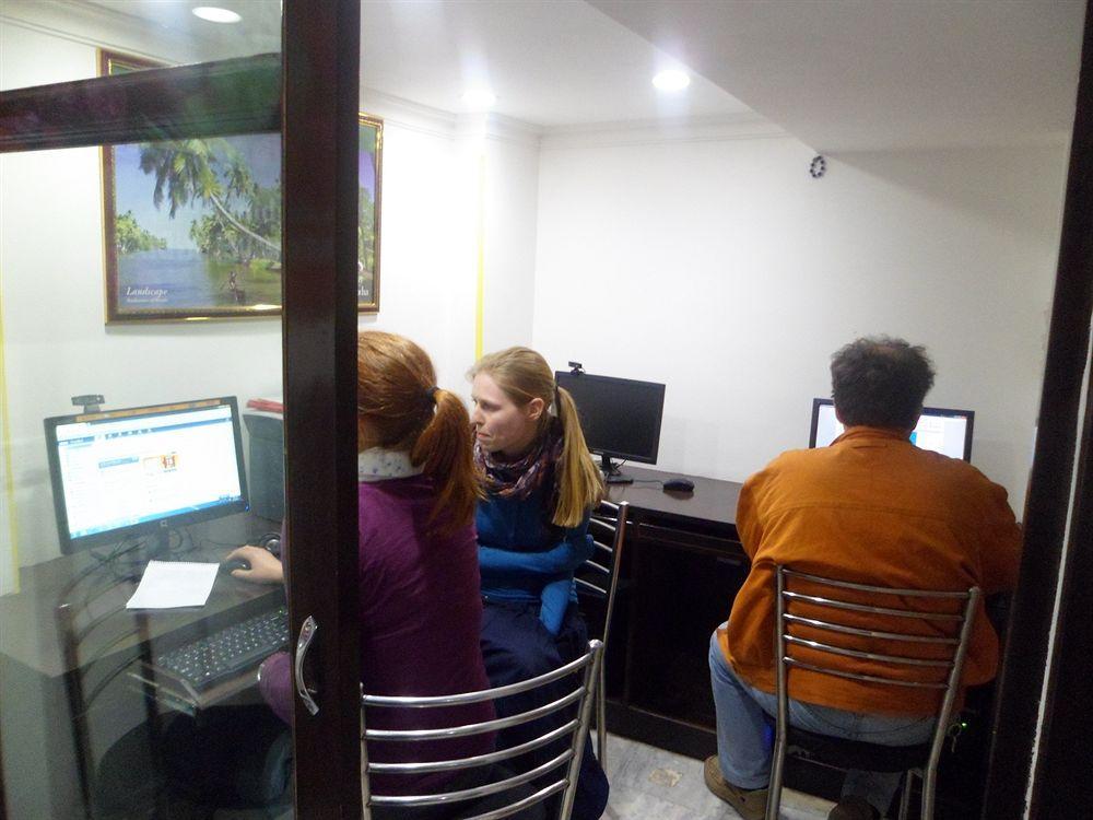 Hotel Arjun Yeni Delhi Dış mekan fotoğraf