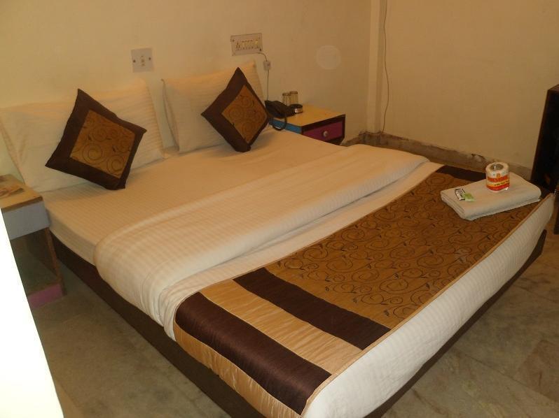 Hotel Arjun Yeni Delhi Dış mekan fotoğraf