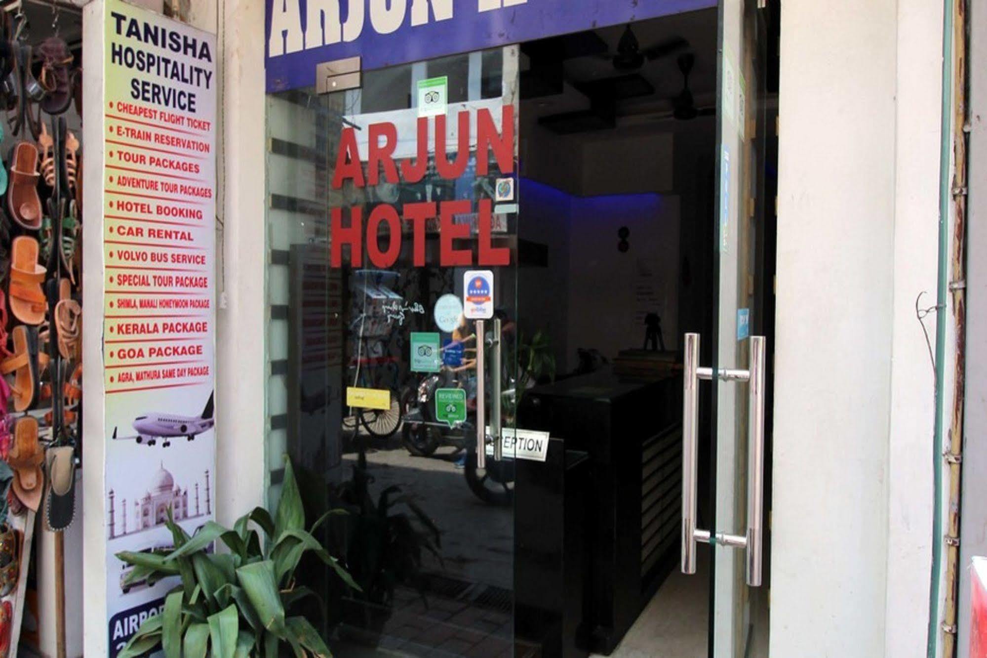 Hotel Arjun Yeni Delhi Dış mekan fotoğraf